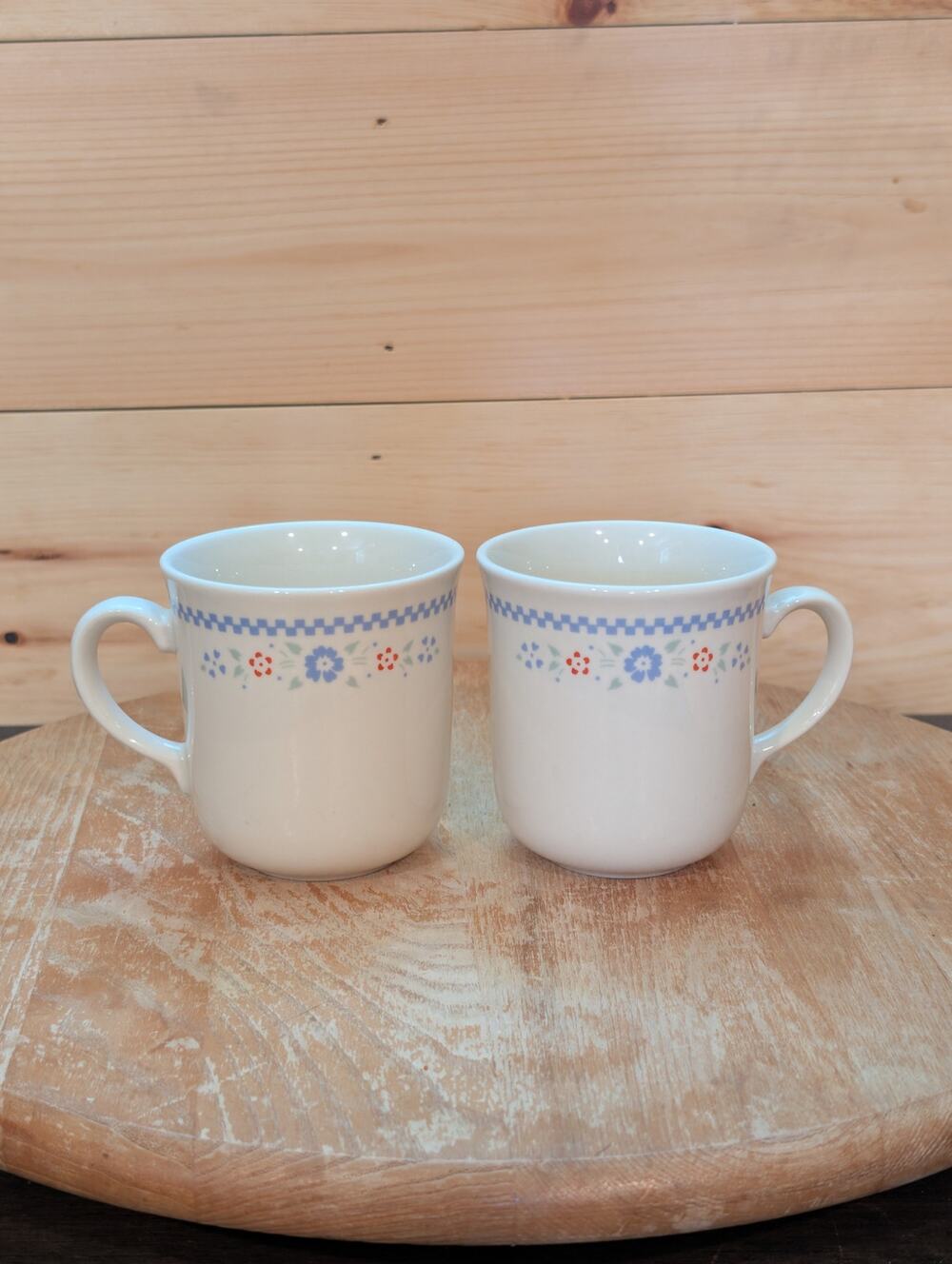 Set of 2 Corelle Needlepoint Coffee Cups / Mugs Blue Floral Corning USA - MINT